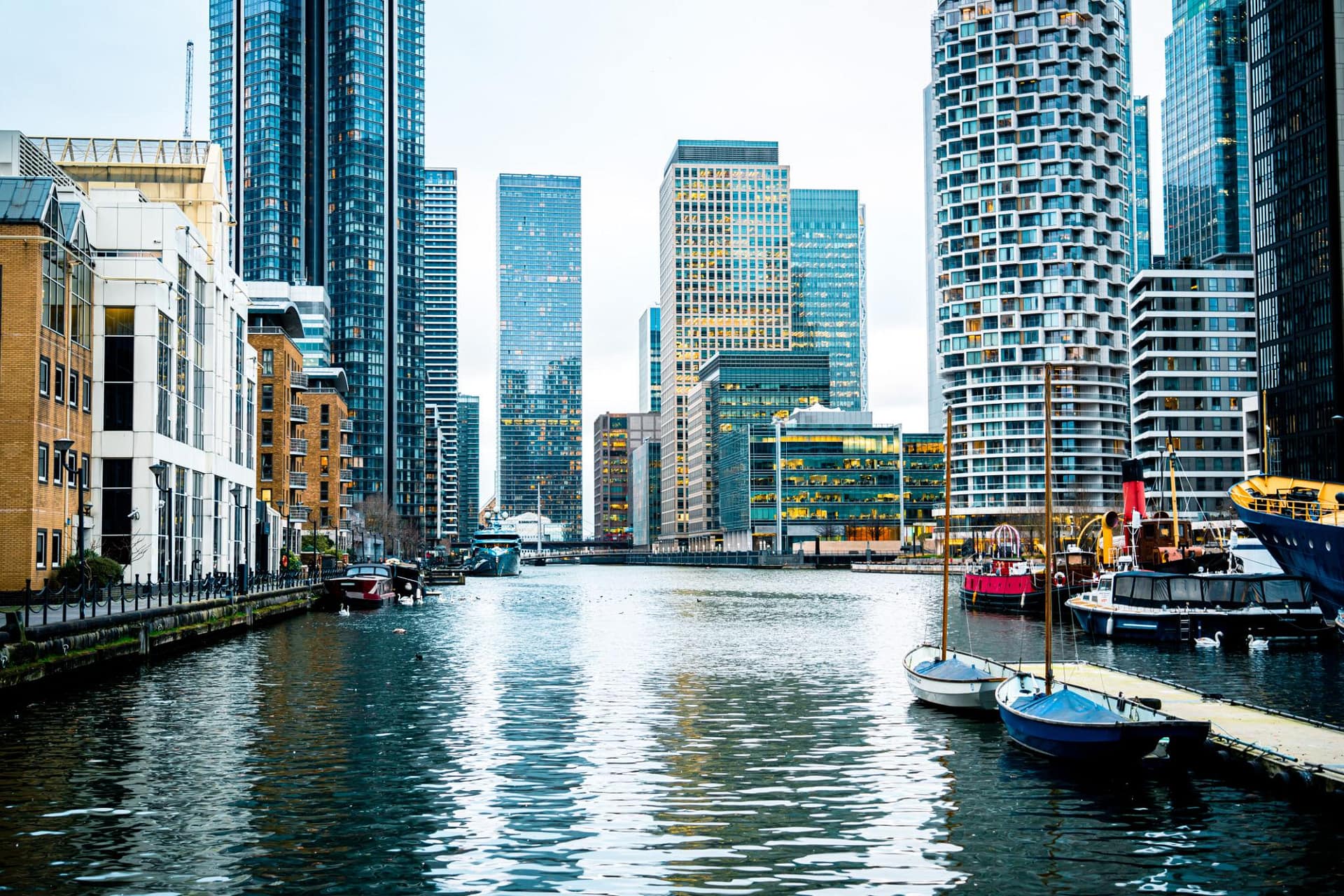 UK Financial Services Market Growth Outlook – London 2026 2 Canary Wharf towers representing UK financial services market expansion