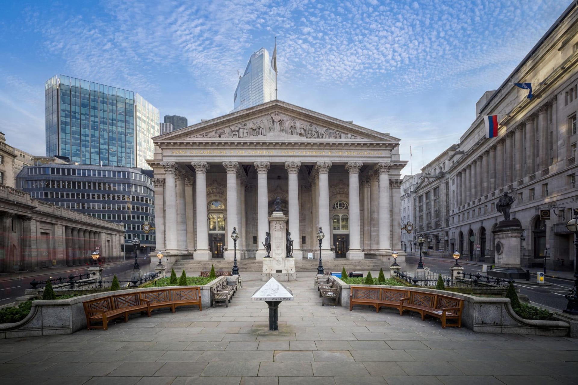 UK Financial Services Market Growth Outlook – London 2026 1 London Stock Exchange trading linked to UK financial services market growth